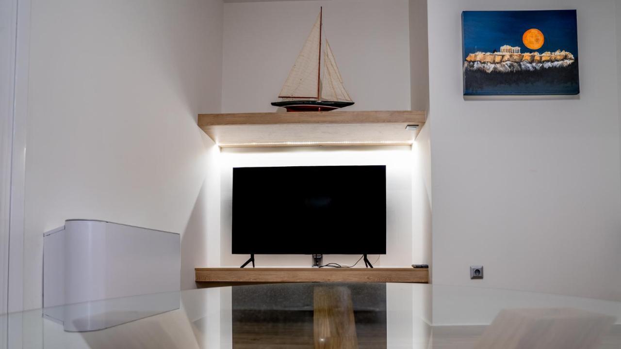 Maxblue 2 Apartment Пирея Екстериор снимка