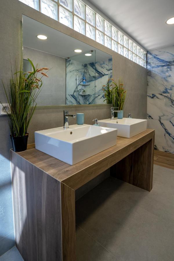 Maxblue 2 Apartment Пирея Екстериор снимка