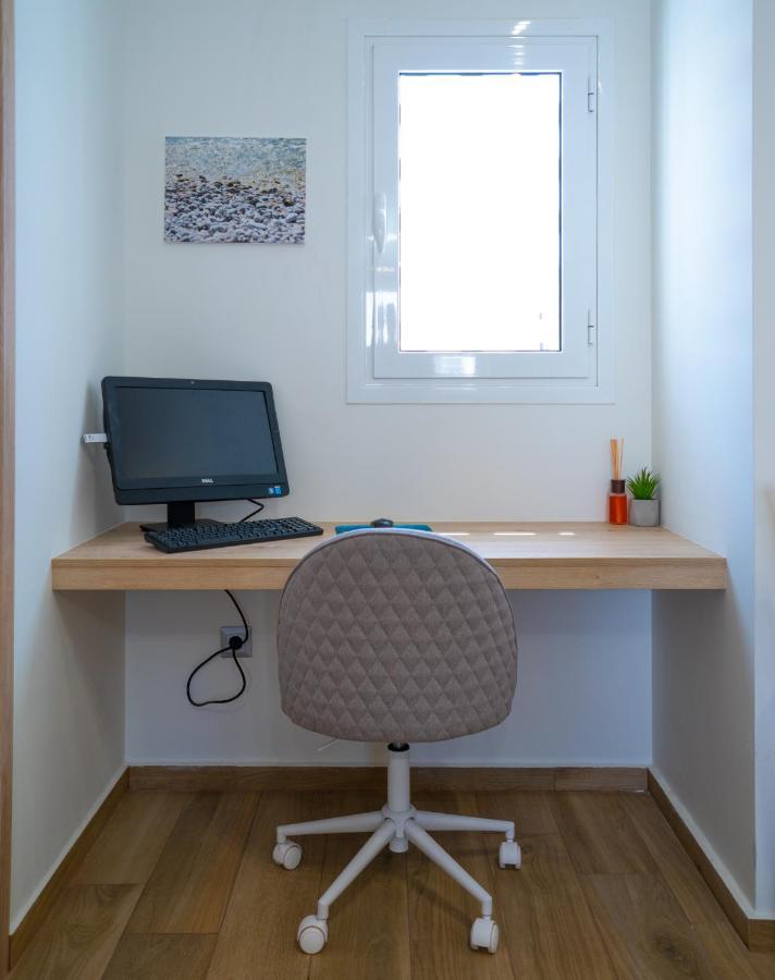 Maxblue 2 Apartment Пирея Екстериор снимка