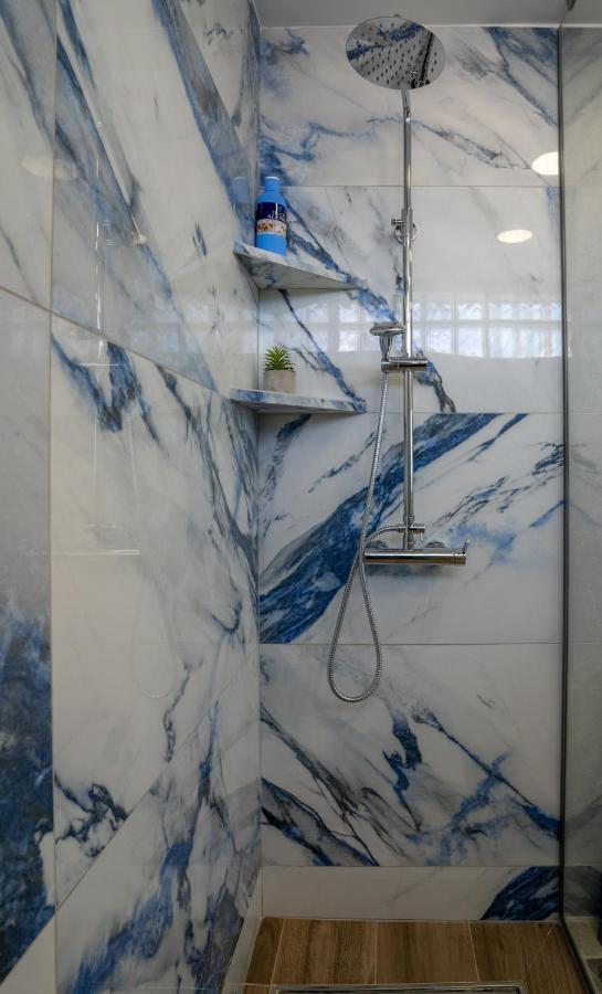Maxblue 2 Apartment Пирея Екстериор снимка
